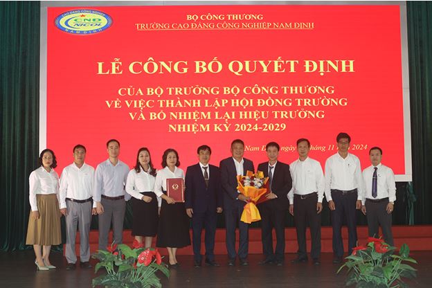 Lễ công bố Quyết định của Bộ trưởng Bộ Công Thương về việc thành lập Hội đồng trường và Bổ nhiệm lại Hiệu trưởng nhiệm kỳ 2024-2029
