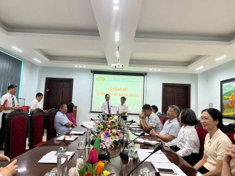 🎉 LỄ BỔ NHIỆM VÀ BỔ NHIỆM LẠI CÁN BỘ TRƯỜNG CAO ĐẲNG CÔNG NGHIỆP NAM ĐỊNH