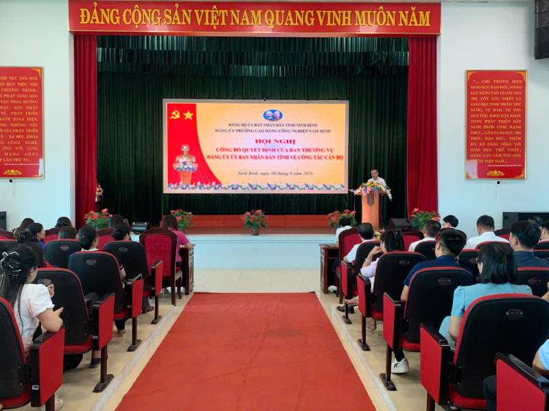 HỘI NGHỊ CÔNG BỐ QUYẾT ĐỊNH CHUẨN Y CHỨC DANH BÍ THƯ, PHÓ BÍ THƯ ĐẢNG UỶ TRƯỜNG CAO ĐẲNG CÔNG NGHIỆP NAM ĐỊNH NHIỆM KỲ 2025 - 2030